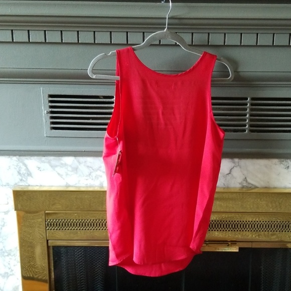 NEW Tank, medium great layering - Picture 3 of 3